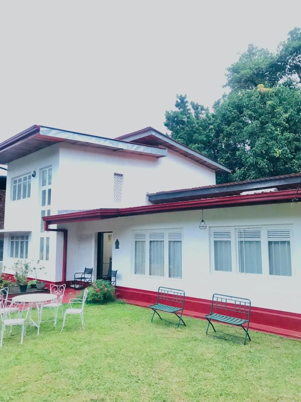 No 06 Veediya Bandara Lane Bahirawakanda Kandy Dış mekan fotoğraf