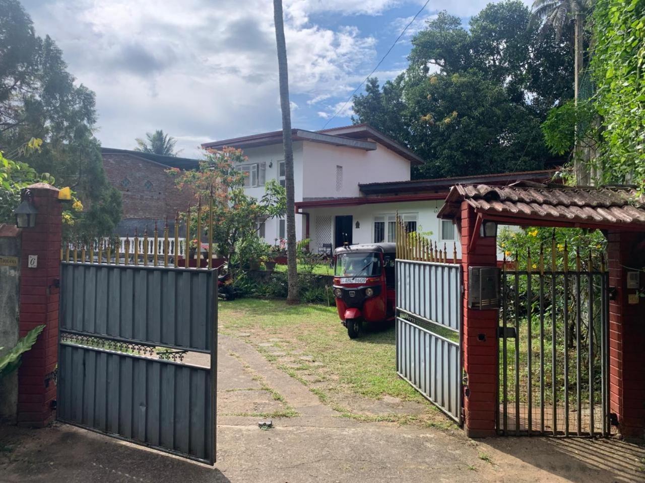 No 06 Veediya Bandara Lane Bahirawakanda Kandy Dış mekan fotoğraf